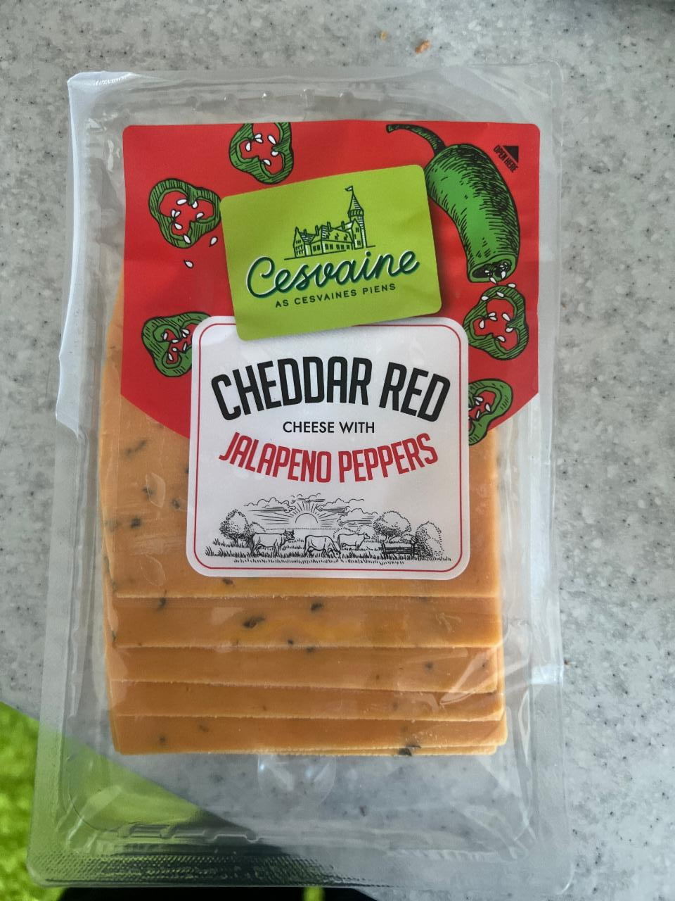 Фото - Сир твердий Чеддер Cheddar Red Jalapeno Peppers Cesvaine