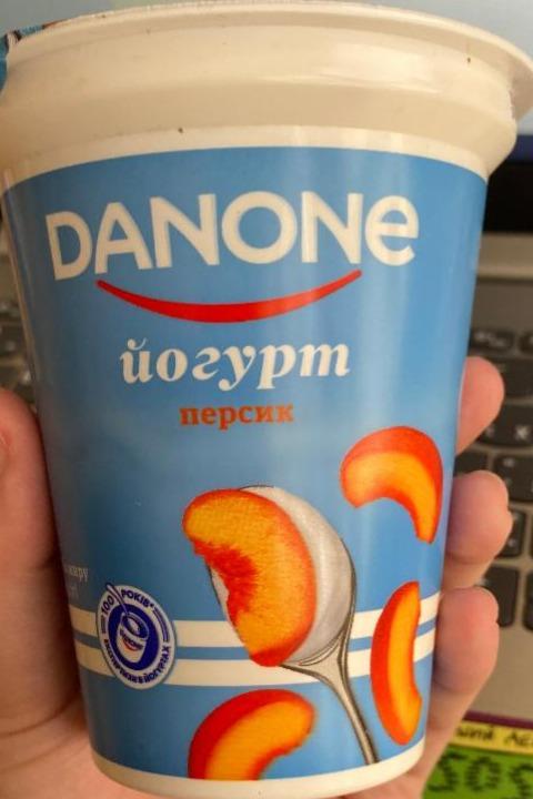 Фото - Йогурт 3.2% персик Danone