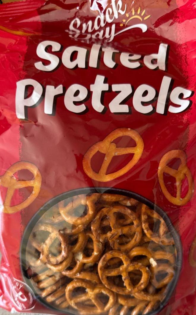 Фото - Salted Pretzels Snack Day