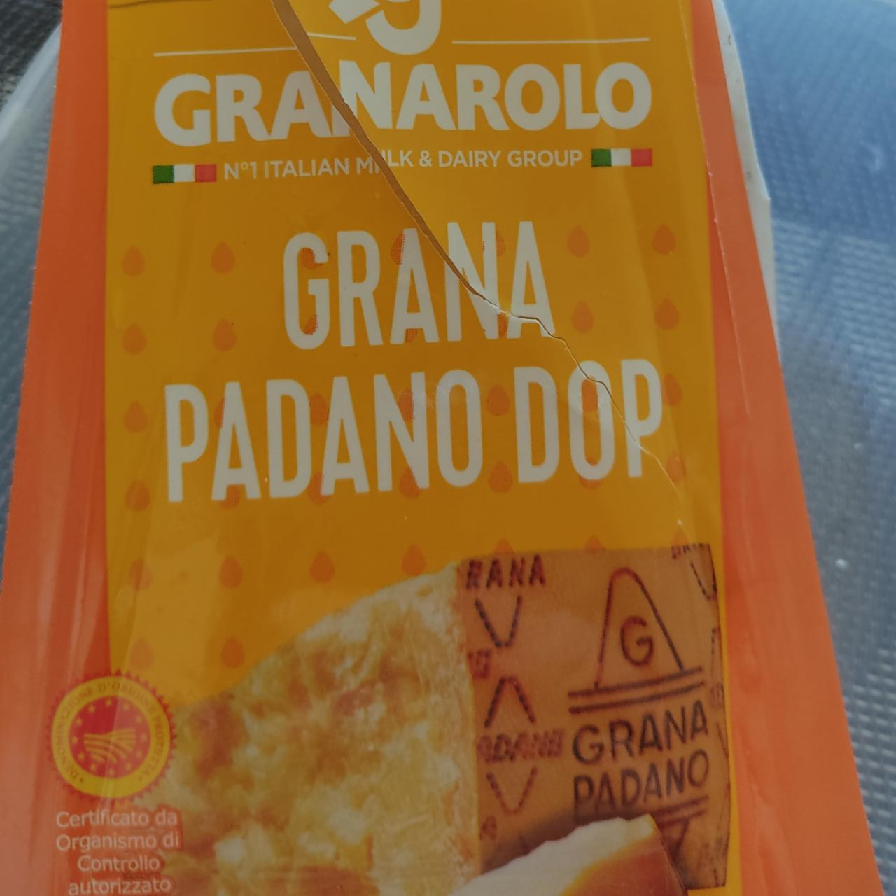 Фото - Сир твердий Grana Padano DOP Granarolo