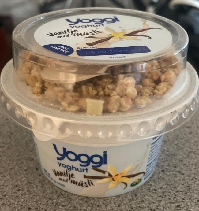 Фото - Yoghurt vanilje med müsli Yoggi