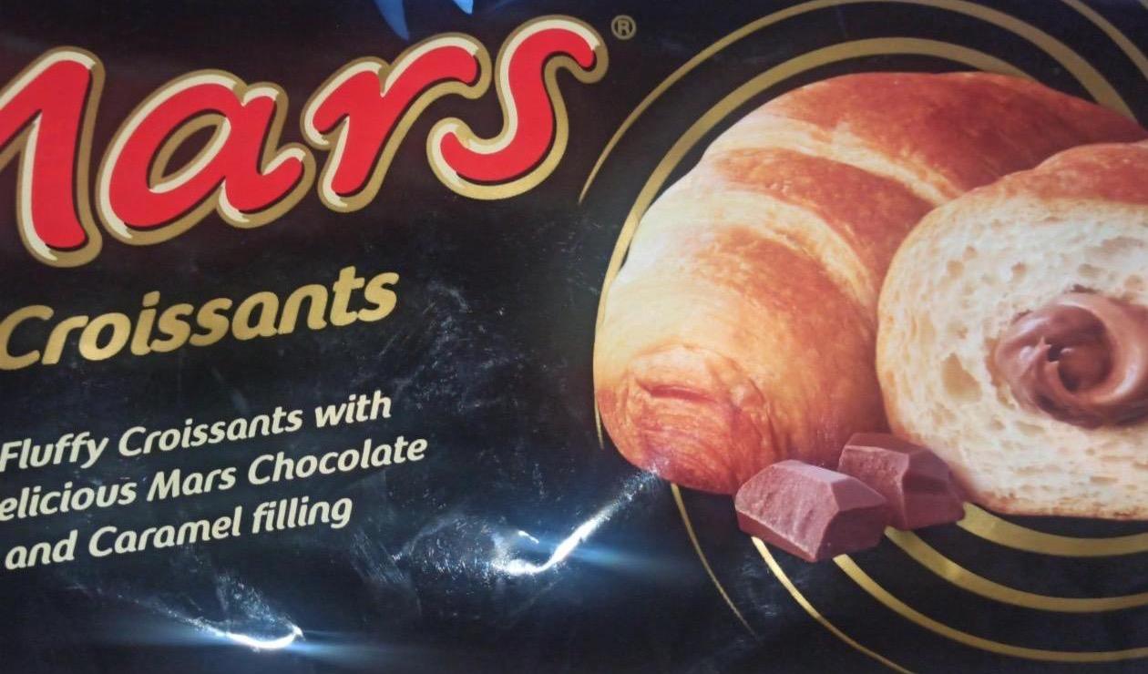 Фото - Croissants fluffy with delicious mars chocolate and caramel filling Mars