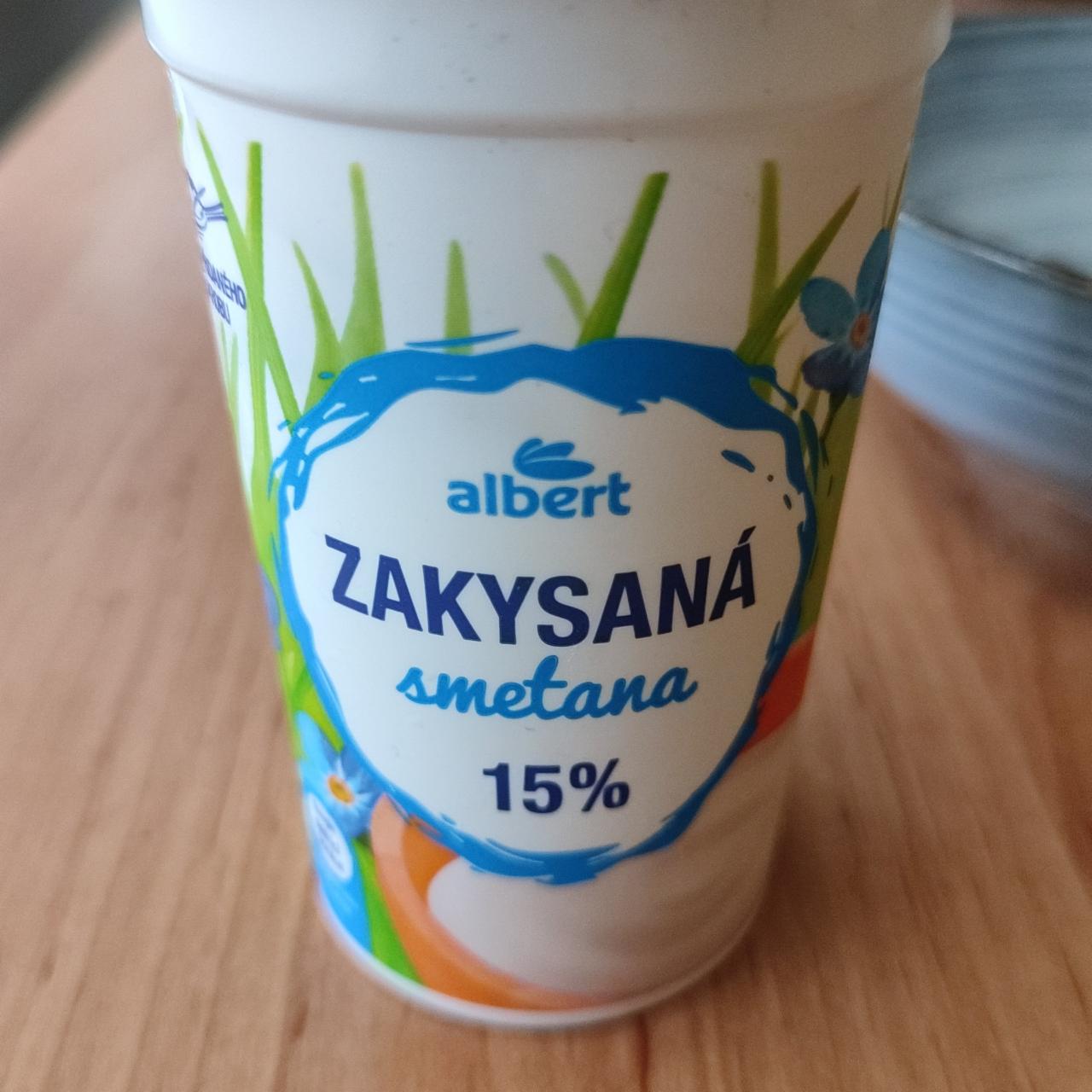 Фото - Smetana zakysaná 15% Albert