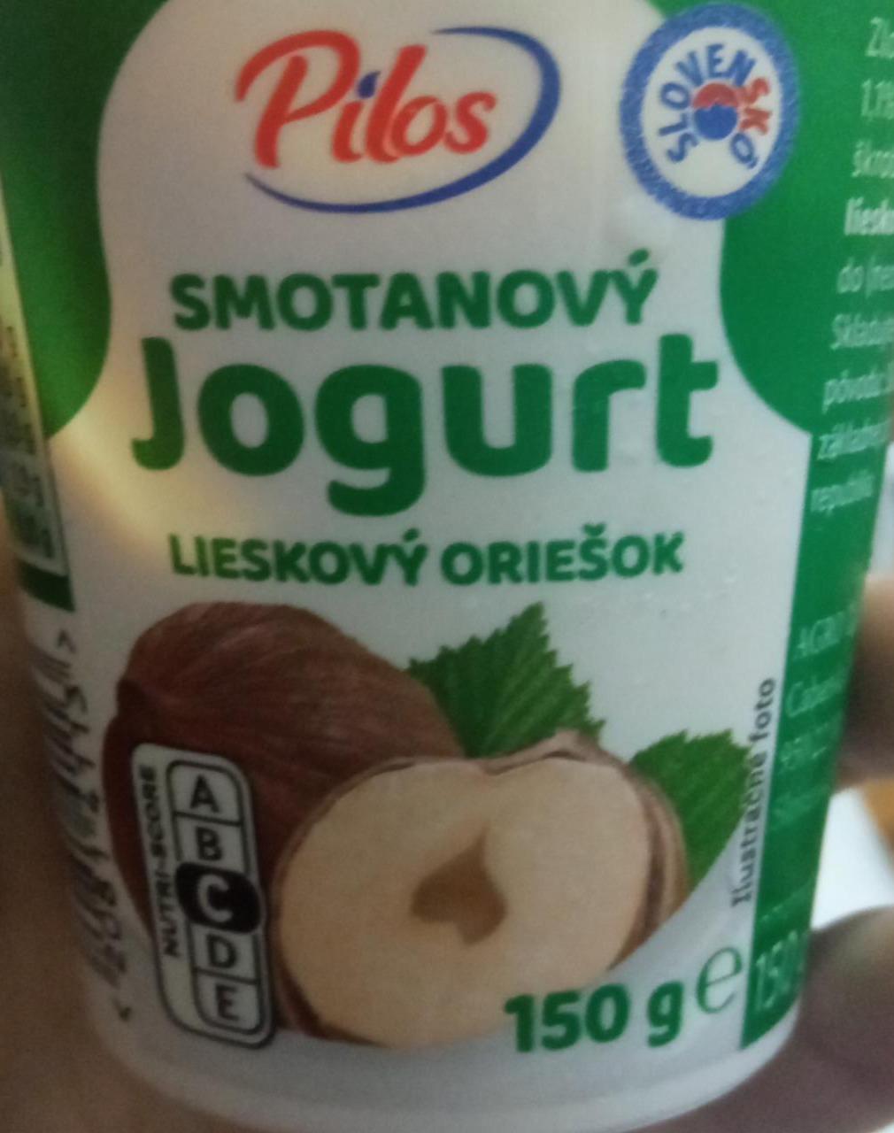 Фото - Йогурт вершковий з лісовим горіхом Smetanovy Jogurt Pilos