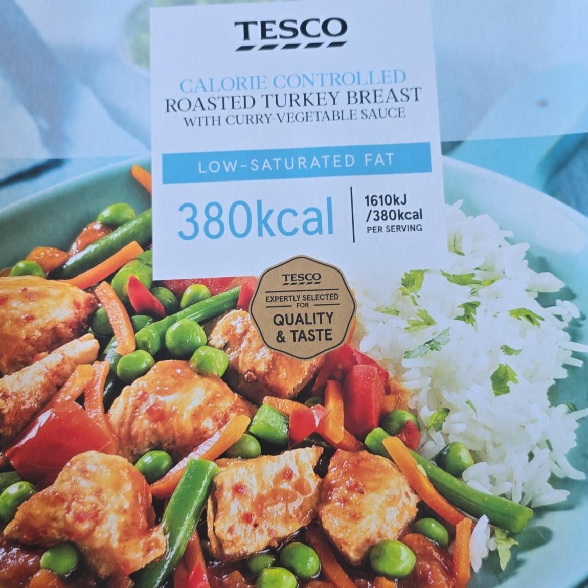 Фото - Calorie controlled roasted turkey breast with curry vegetable sauce Tesco