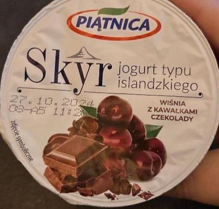 Фото - Skyr jogurt typu islandzkiego wiśnia z kawałkami czekolady Piątnica