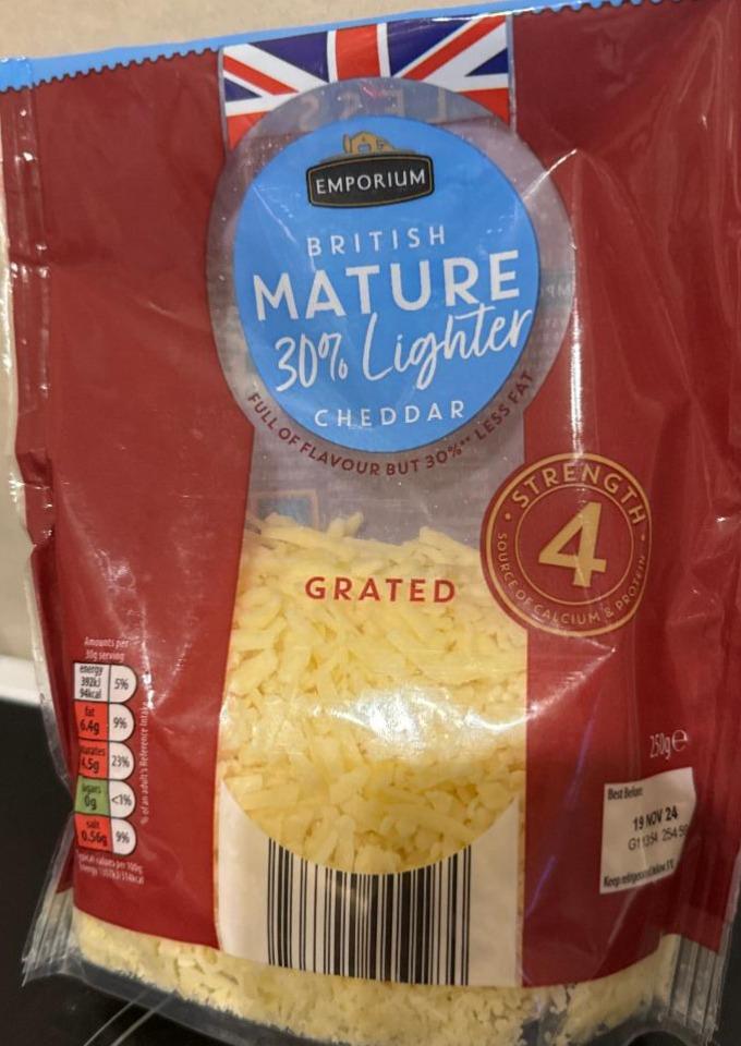 Фото - British Mature 30% Lighter Cheddar Grated Emporium