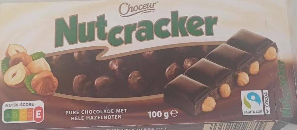 Фото - Nutcracker pure chocolate met hele hazelnoten Choceur