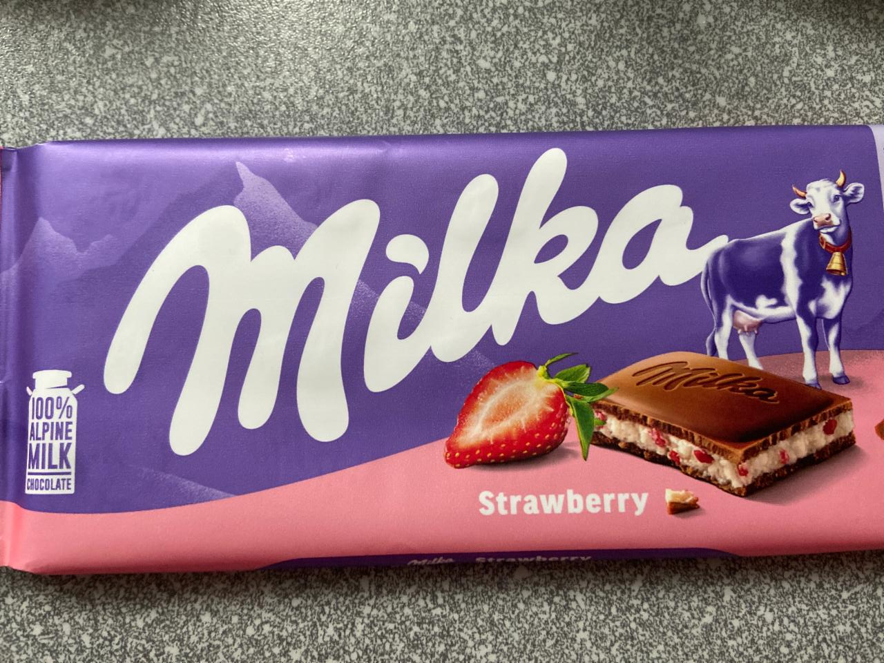 Фото - Шоколад молочний з полуничною начинкою Strawberry Milk Chocolate Milka