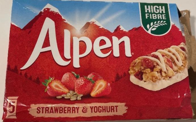 Фото - Strawberry yoghurt cereal bar Alpen