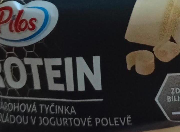 Фото - Protein tvarohová tyčinka s bílou čokoládou v jogurtové polevě Pilos