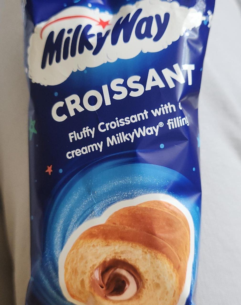 Фото - Croissant with creamy Milky Way