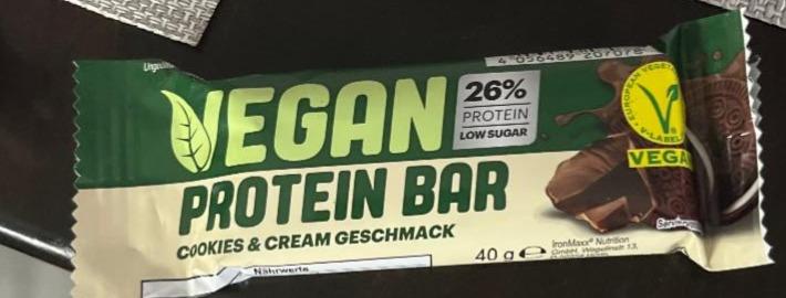 Фото - Батончик протеїновий Vegan Protein Bar Cookies&Cream IronMaxx